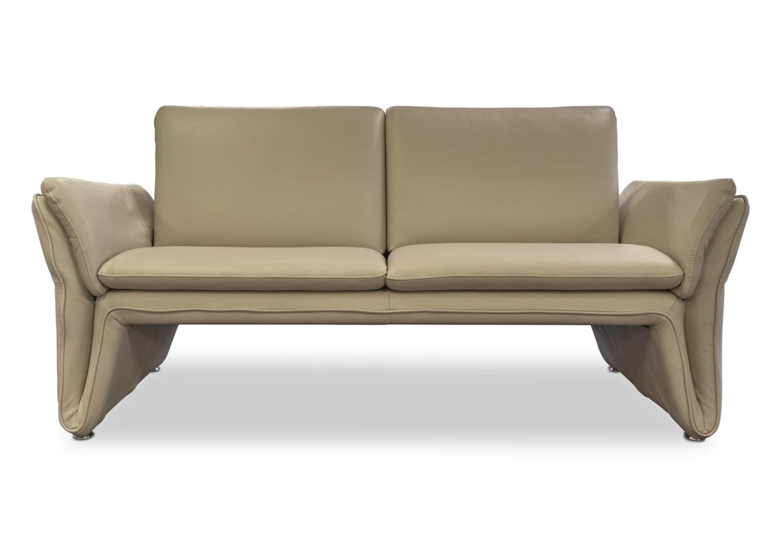 2er Sofa Loto  Leder oder Stoff. Bezug: Leder. Farbe: Beige. Erhältlich bei Möbel Gallati.