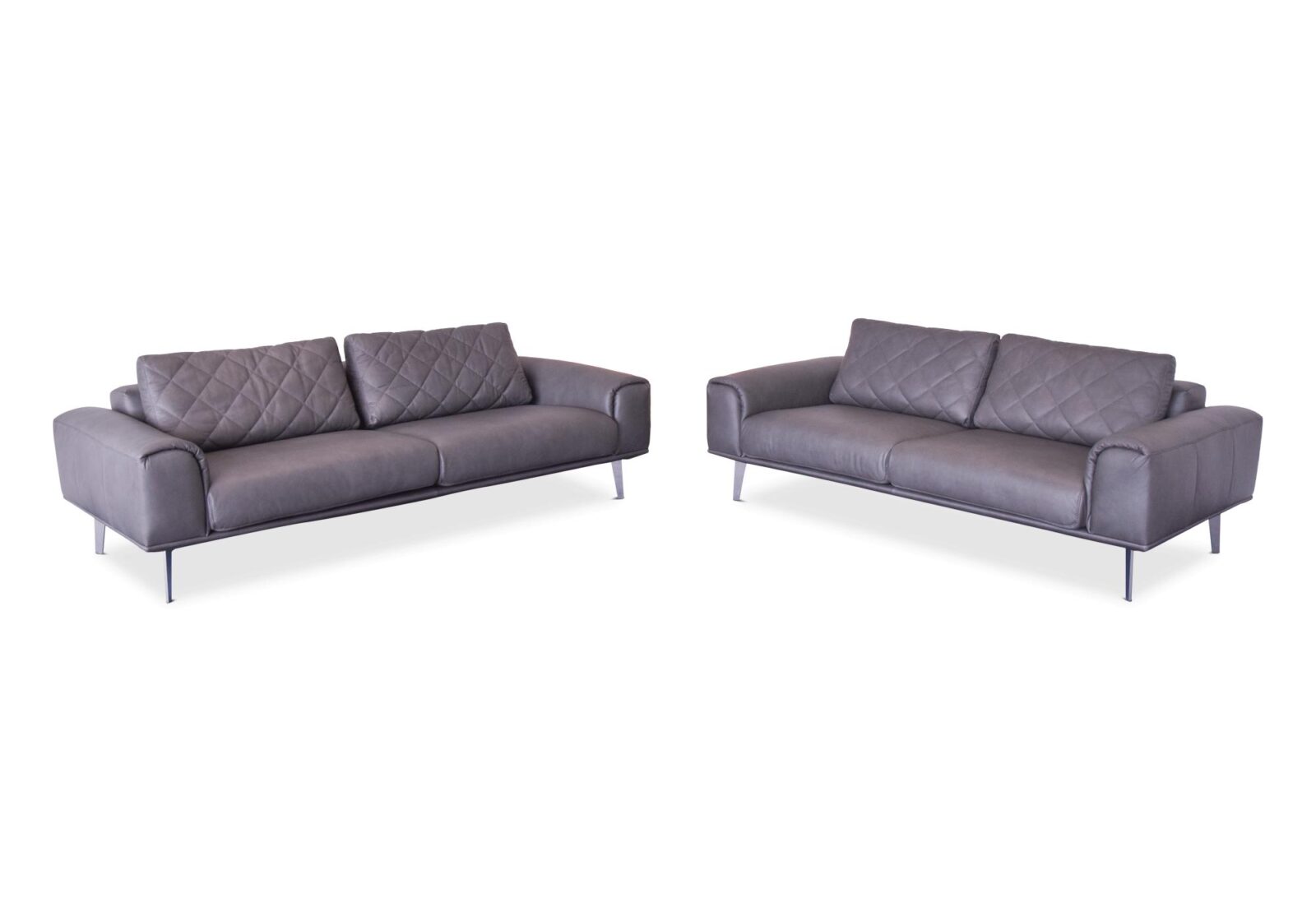 Polstergruppe Kiko mit 2er und 3er Sofa. Bezug: Leder. Farbe: Anthrazite. Erhältlich bei Möbel Gallati.