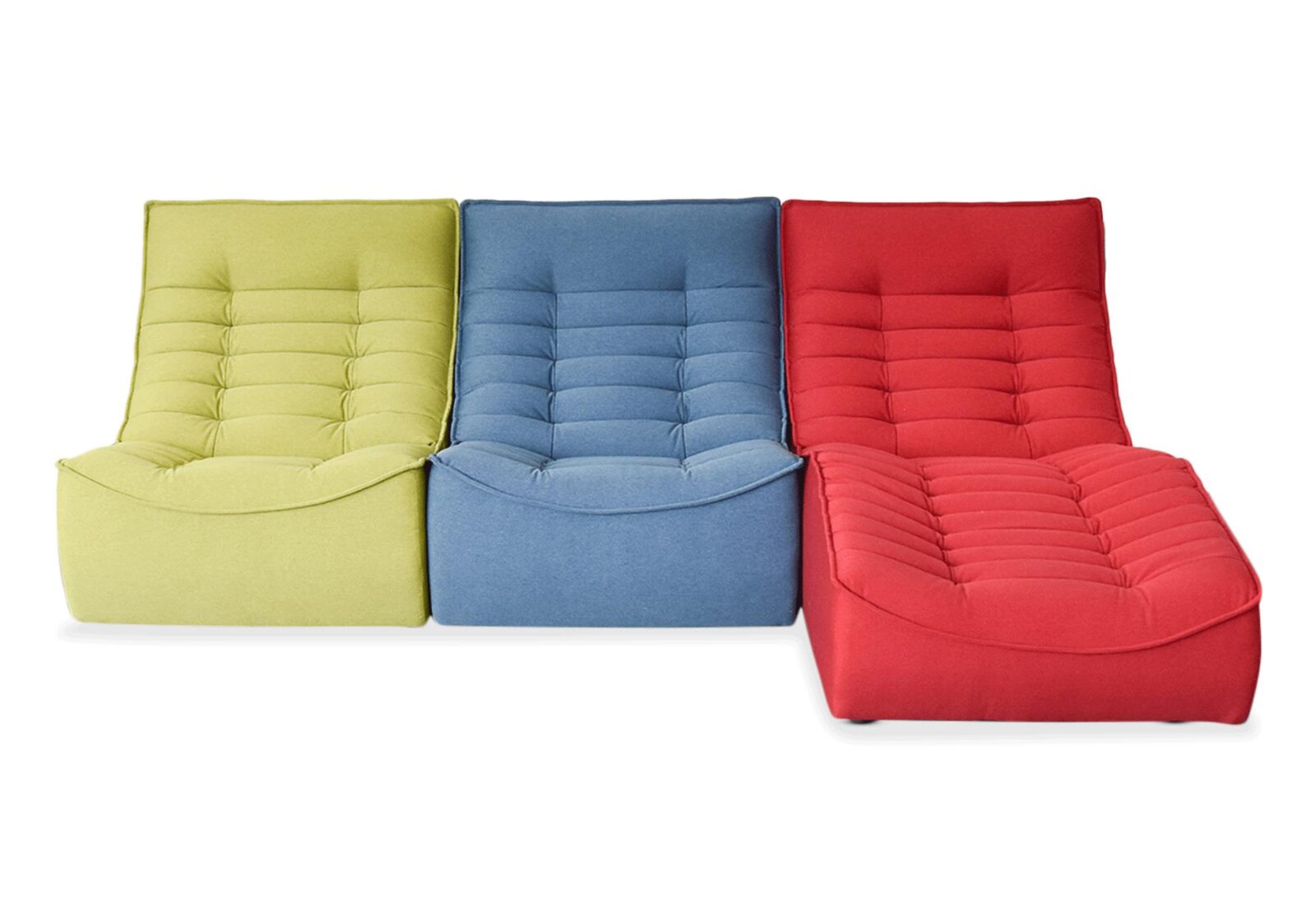Liege mit Sesselgruppe. Bezug: Stoff. Farbe: grün  blau und rot. Erhältlich bei Möbel Gallati.