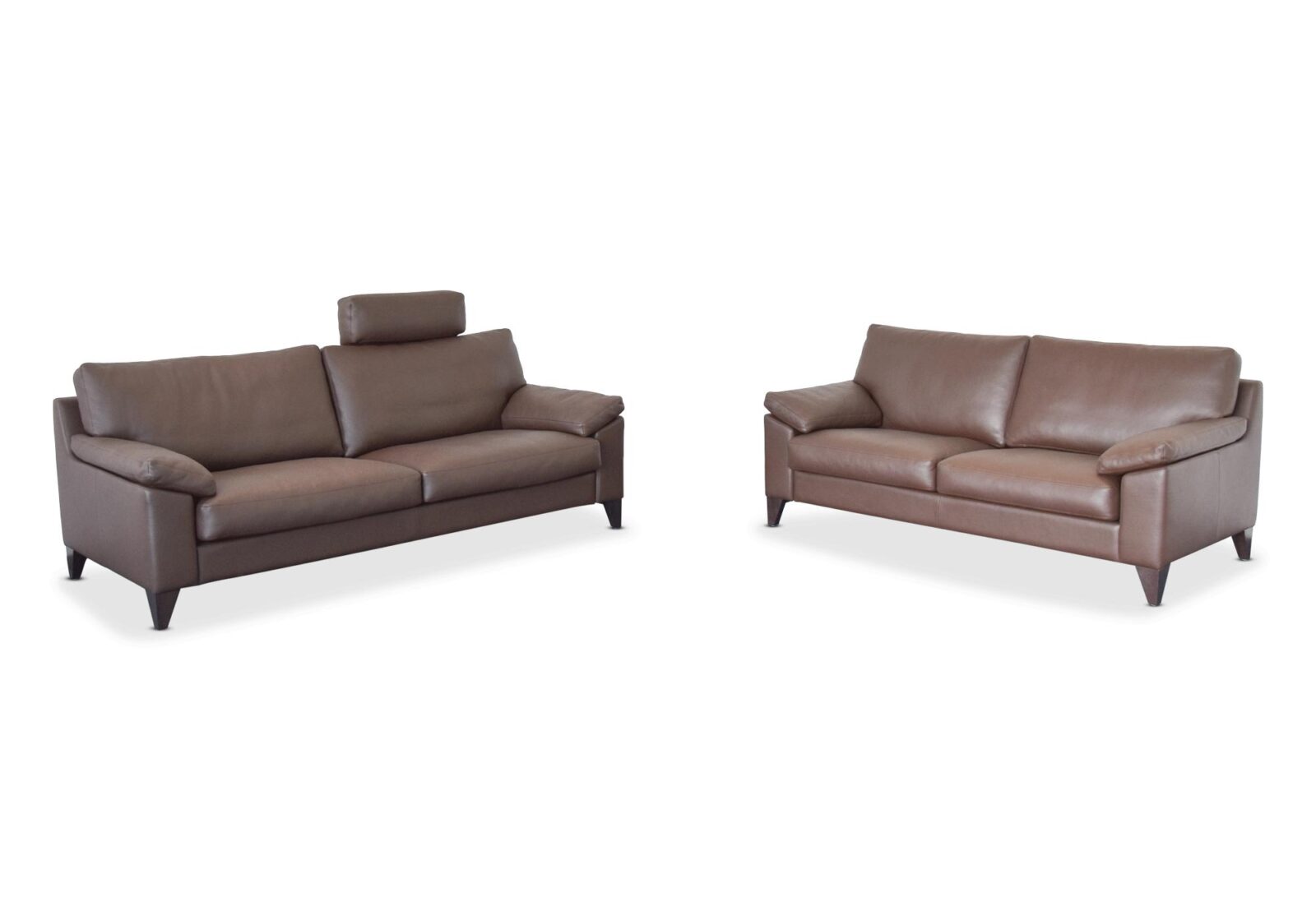 Polstergruppe Ronco  2er und 2.5er Sofa. Bezug: Leder. Farbe: Braun. Erhältlich bei Möbel Gallati.